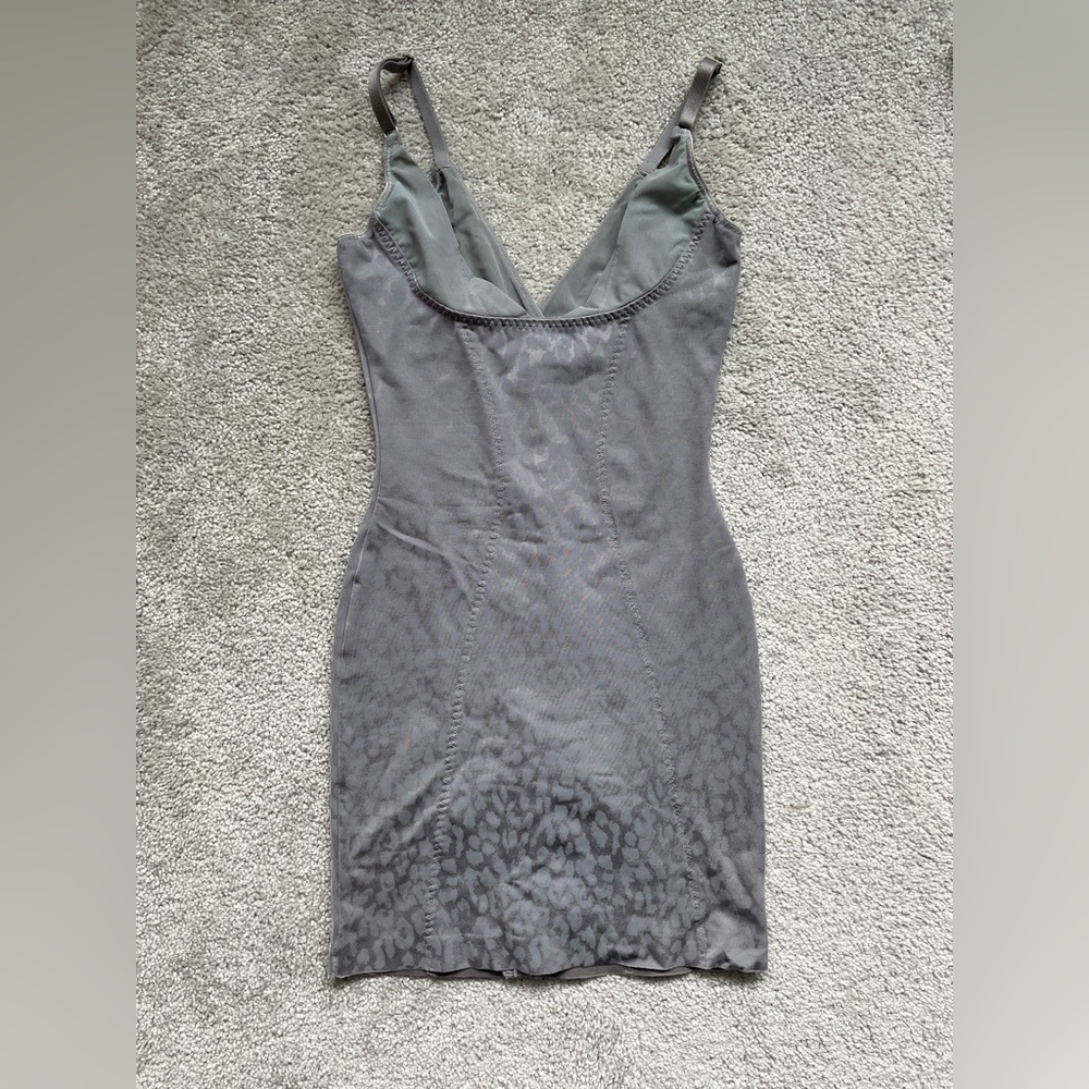 EUC Victoria’s Secret | So Curvaceous Shaping Slip